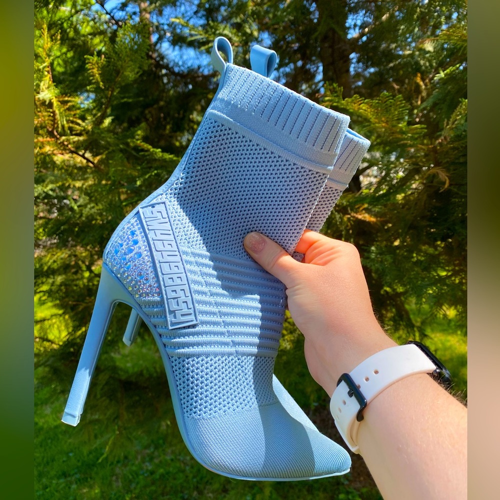 Steve Madden maxwelle blue rhinestone boots